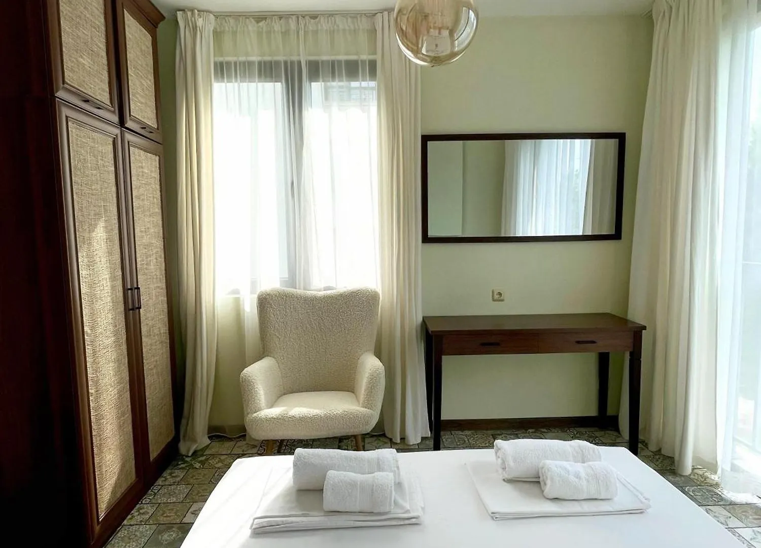 Two Bedroom Apartment In G Life 索佐波尔
